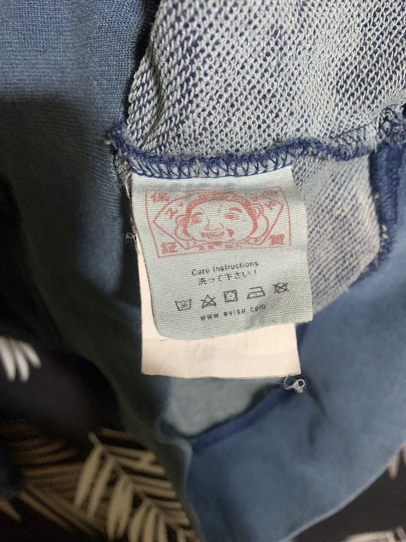 EVISU HOODIE JACKET (Category: Coats, Jackets and Outerwear) located in Mahinog. Submitted by raphyseller (Listing ID 1449795113, Image 3). Description: Size SMALL.