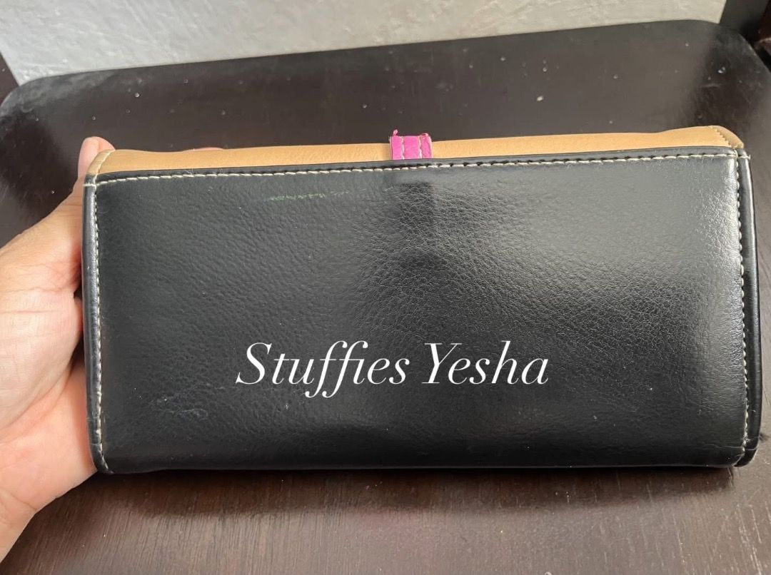 Fashion Wallet (Category: Wallets & Card holders) located in Manila. Submitted by stuffiesyesha (Listing ID 1449841418, Image 3). Description: .
