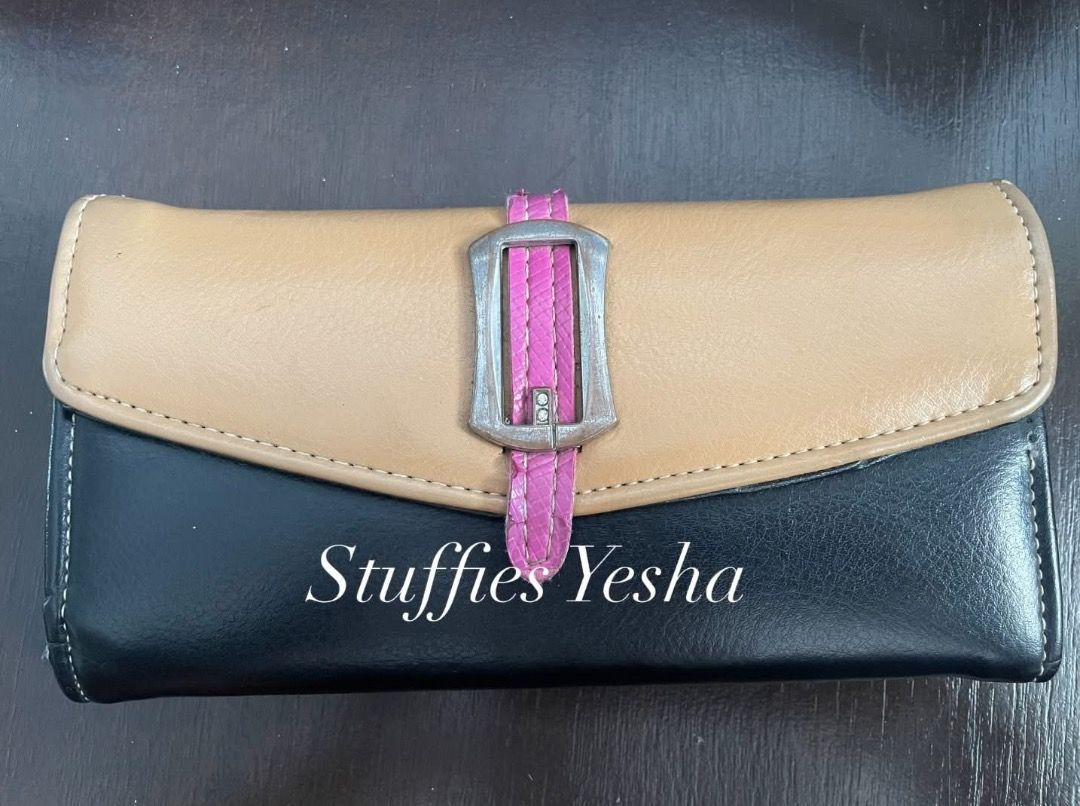 Fashion Wallet (Category: Wallets & Card holders) located in Manila. Submitted by stuffiesyesha (Listing ID 1449841418, Image 2). Description: .