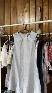 (Category: ) located in . Submitted by dainty.hercloset (Listing ID 1446051494, Image 1). Description: .
