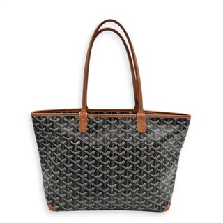 (Category: ) located in . Submitted by carousellluxury (Listing ID 1449823114, Image 1). Description: .