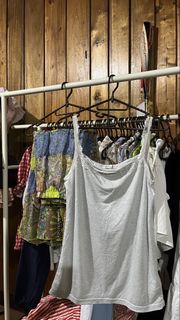 (Category: ) located in . Submitted by dainty.hercloset (Listing ID 1444147704, Image 1). Description: .