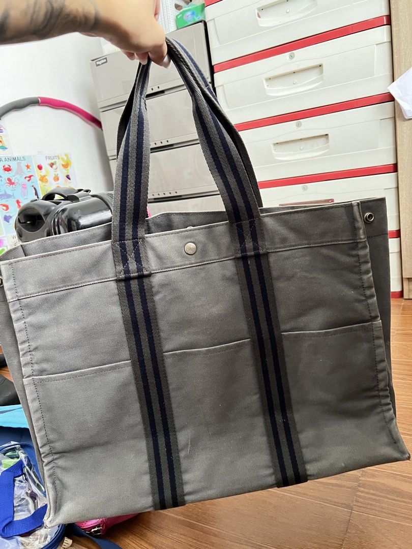 Hermes Fourre Tout Canvas Tote Bag (Category: Luxury Bags & Wallets) located in Manila. Submitted by kitares (Listing ID 1449809786, Image 2). Description: .