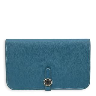 (Category: ) located in . Submitted by carousellluxury (Listing ID 1438802143, Image 1). Description: .