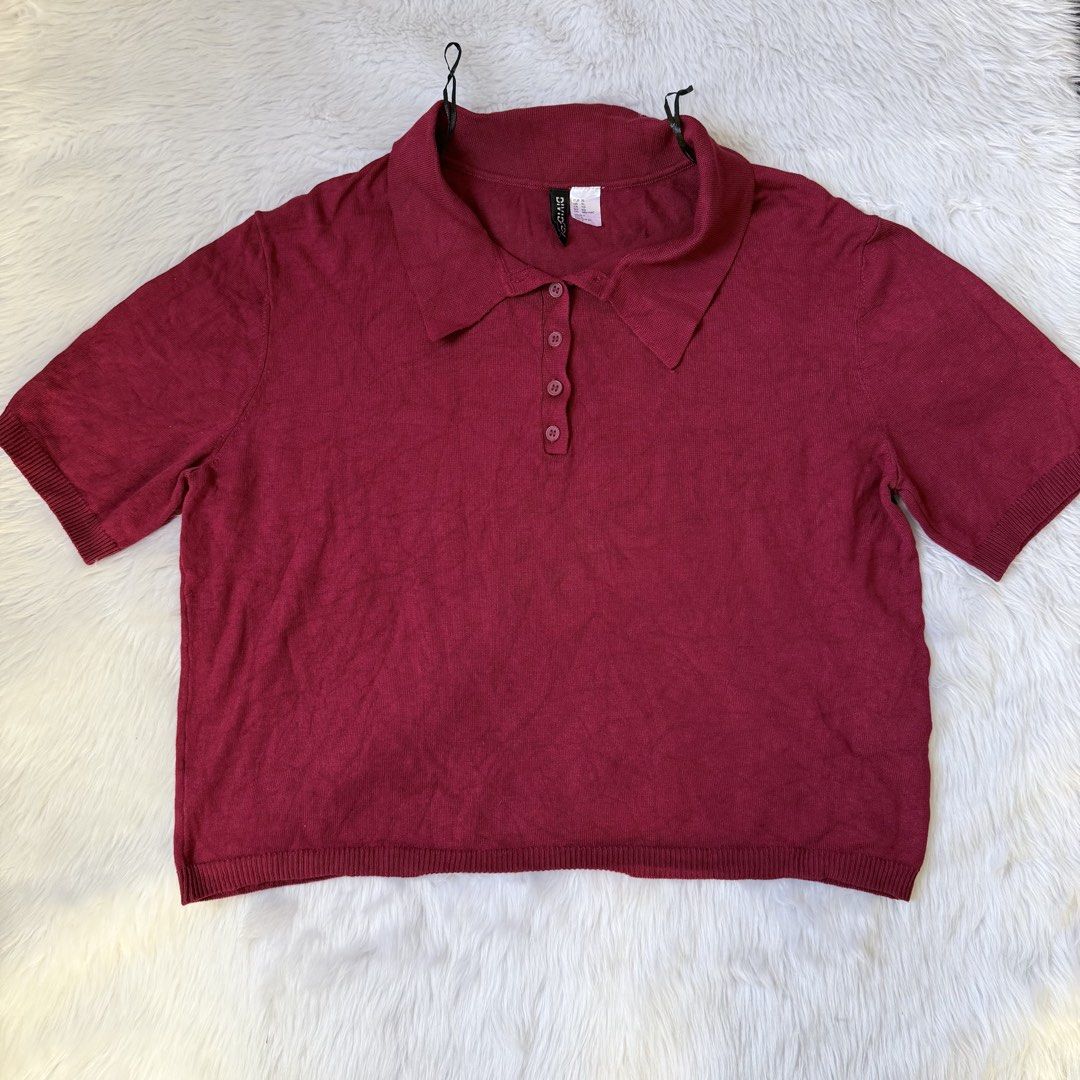 H&M Fine Knit Polo Shirt (Category: Others Tops) located in Malabon City. Submitted by k_mby (Listing ID 1449838924, Image 2). Description: H&M Divided maroon fine-knit polo shirt with a collared neck and four-button placket. Can be unisex. Still in very good condition. Size XL on tag..