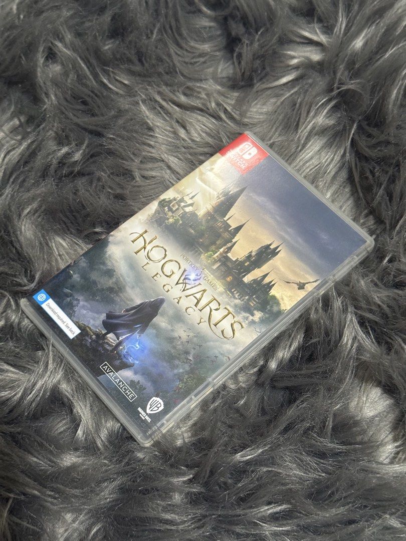 Hogwarts Legacy (Category: Nintendo) located in Manila. Submitted by limonsito (Listing ID 1449791946, Image 1). Description: — Hogwarts Legacy — Includes game cartridge and original case.