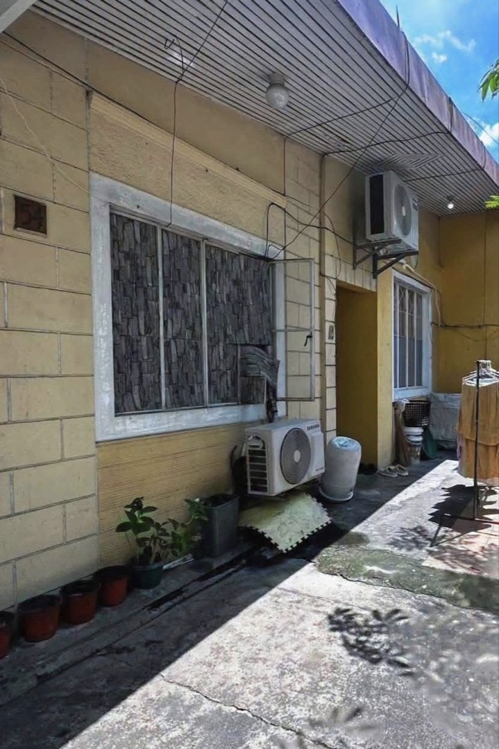 (Category: ) located in . Submitted by rara023 (Listing ID 1449763515, Image 1). Description: .