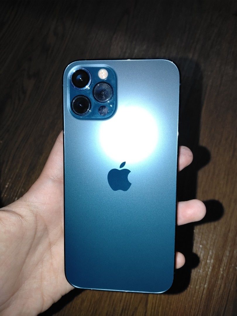 IP 12 pro (Category: iPhone 12 Series) located in Kuala Lumpur. Submitted by happymountain-5945 (Listing ID 1449944992, Image 3). Description: semua elok lagi, cuma kena tukar Battery Health. Melaka boleh pick up. .