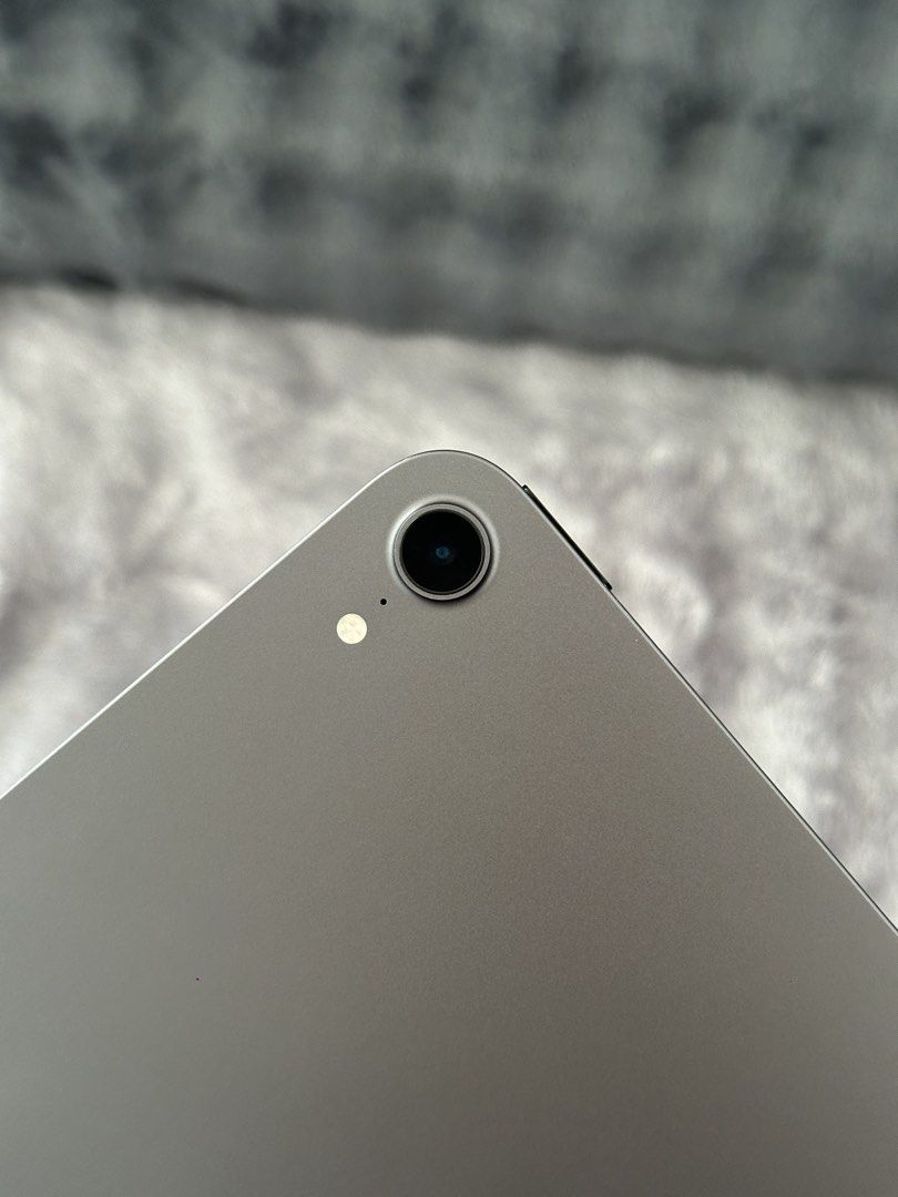 IPAD MINI 6 (Category: iPad) located in Manila. Submitted by drsflrs (Listing ID 1449813923, Image 3). Description: Selling ipad mini 6 64gb Wifi Ladyowned, pm me for more details. 15k still nego. Issue: May dents lang dahil sa pencil, nasa picture po yung issue. The rest wala na, safe to reset! Free: keyboard casing Rfs: Hindi nagagamit naka tambak lang as in! Delete ko po if bawal! Thank you 😘.