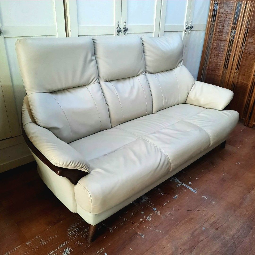 Japan Surplus NITORI 3-Seater leather sofa (Category: Sofas) located in Paranaque City. Submitted by eu.kr.jpsurplus (Listing ID 1449895230, Image 2). Description: 💳 𝐌𝐨𝐝𝐞 𝐨𝐟 𝐏𝐚𝐲𝐦𝐞𝐧𝐭 ✅ QR Ph Credit Card ✅️ GCash ✅ BDO Bank Transfer ✅ BPI Bank Transfer 📍 𝙋𝙖𝙮𝙢𝙚𝙣𝙩 𝙞𝙨 𝙢𝙖𝙙𝙚 𝙪𝙥𝙤𝙣 𝙥𝙞𝙘𝙠-𝙪𝙥 𝙛𝙧𝙤𝙢 𝙪𝙨..