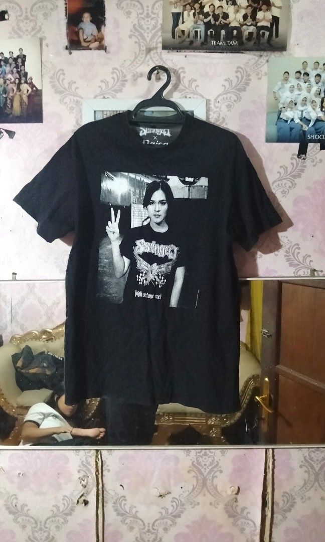 kaos seringai x raisa (Kategori: Atasan) berada di Bandung. Dikirim oleh pissycadellymerch1. (ID iklan 1449936347, Gambar 1). Deskripsi: warna fade tidak terlalu turun masih gokil.