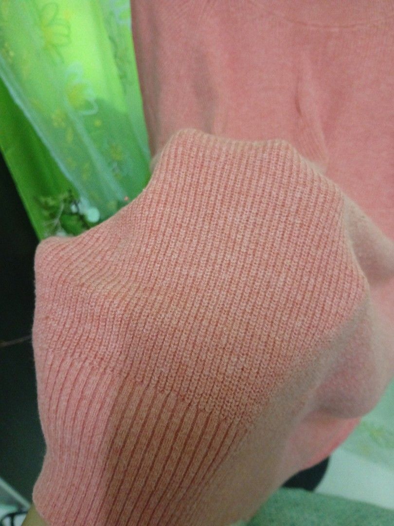 pink knitwear (Category: Activewear) located in Kampar. Submitted by miera9705 (Listing ID 1449802679, Image 3). Description: .