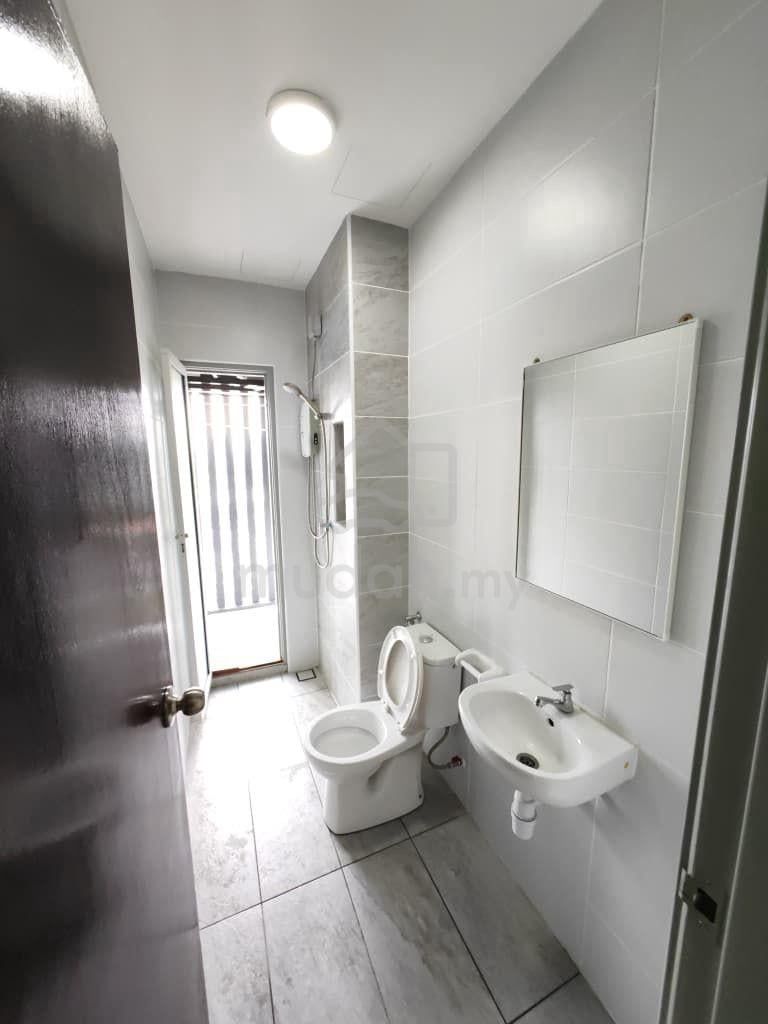 KSL Residences 2 @ Kangkar Tebrau/Brand New Unit/2B2B Fully Furnished (Category: Property Rentals) located in Johor Bahru. Submitted by mudah1536059 (Listing ID 1449722874, Image 2). Description: For Rent KSL Residences 2 @ Kangkar Tebrau Brand New 2 Bedroom 2 Bathroom 800 Sqft Fully Furnished (3 Aircond, 2 Water Heater, Kitchen Cabinet) 1 Parking Lot Now Available Rental: RM1900 Deposit: 2+1+0.5 All Race Good Profile Whatsapp Contact： LouisNg 01