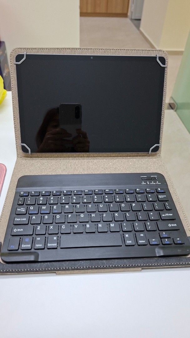 Lenovo Tablet with Folio Keyboard Case509861792318771201