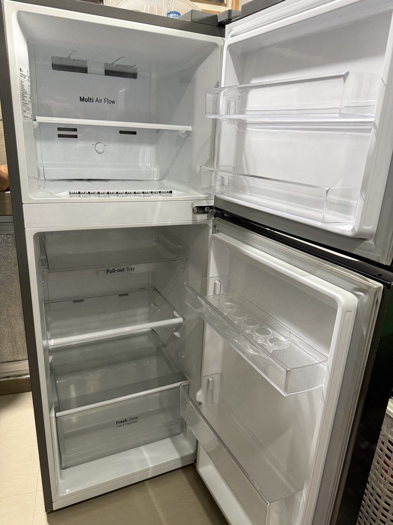 LG Smart Inverter Refrigerator 290L (Category: Refrigerators and Freezers) located in Taguig. Submitted by crismarie25 (Listing ID 1449849994, Image 2). Description: Slightly negotiable. 8.3 cu Brand: LG (Inverter) Unit/Model: RVT- B083DG Date of Purchase: around 2023 in Abenson RFS: Bought a larger fridge Can be picked up here in San Miguel Taguig.