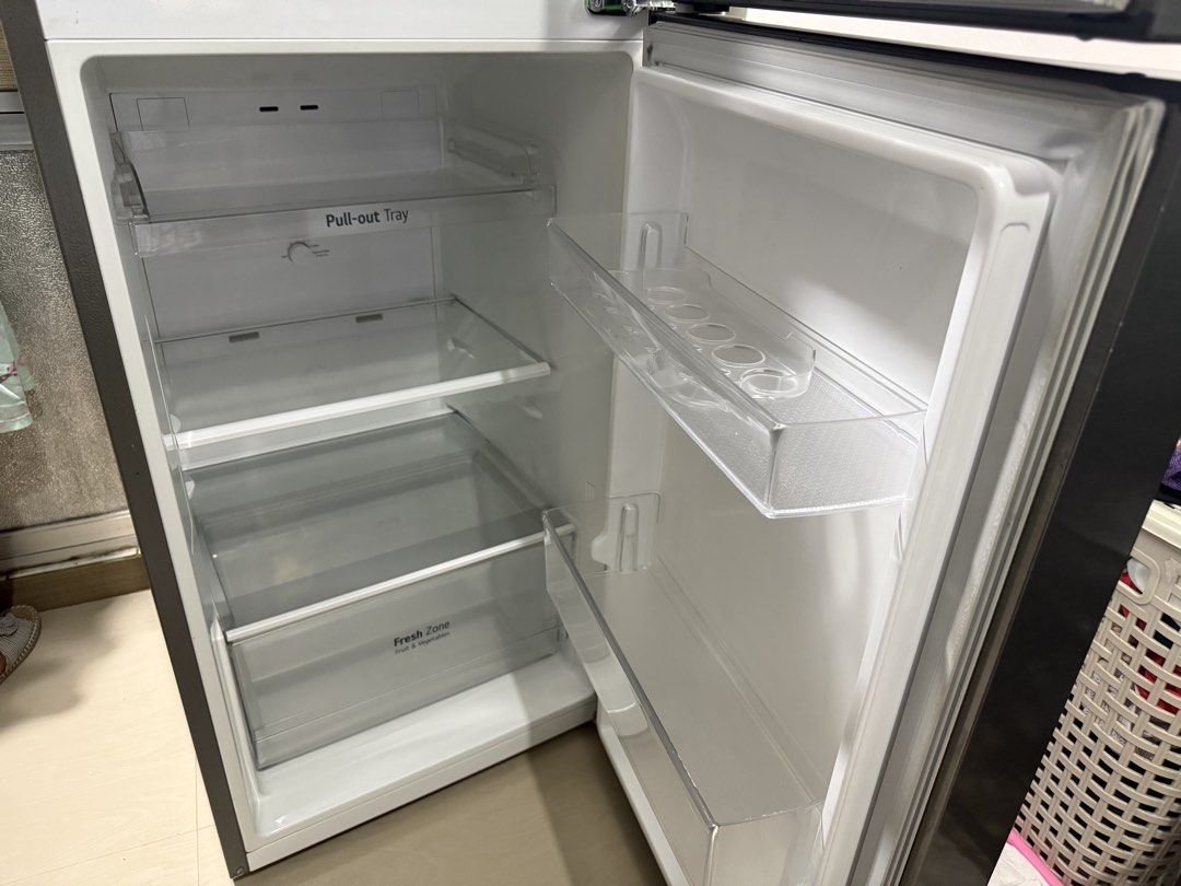 LG Smart Inverter Refrigerator 290L (Category: Refrigerators and Freezers) located in Taguig. Submitted by crismarie25 (Listing ID 1449849994, Image 3). Description: Slightly negotiable. 8.3 cu Brand: LG (Inverter) Unit/Model: RVT- B083DG Date of Purchase: around 2023 in Abenson RFS: Bought a larger fridge Can be picked up here in San Miguel Taguig.