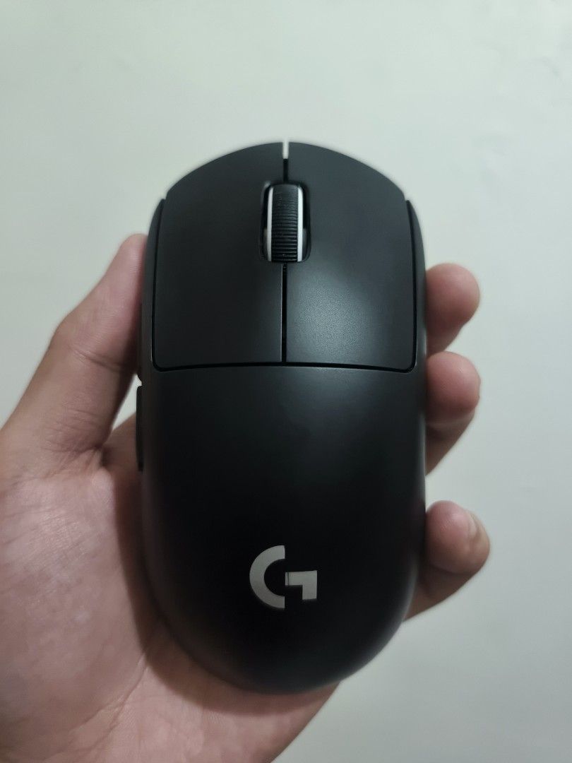 Logitech Pro X Superlight 2 (Category: Mouse & Mousepads) located in Pagadian. Submitted by eddy_thrift (Listing ID 1449854883, Image 2). Description: CONDITION: 9/10 ISSUE: LINE CRACK BUT DOESNT CAUSE ISSUE JUST PHYSICAL APPEARANCE RFS: QUITING FREEBIES: ATTACK SHARK MOUSEPAD.