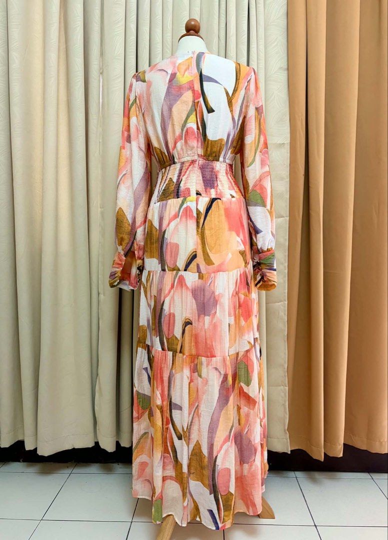 Lorraine Maxi Longsleeve Dress (Category: Dresses) located in Pasig City. Submitted by KayeArtsy (Listing ID 1449842463, Image 2). Description: .