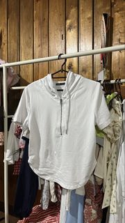 (Category: ) located in . Submitted by dainty.hercloset (Listing ID 1444130472, Image 1). Description: .