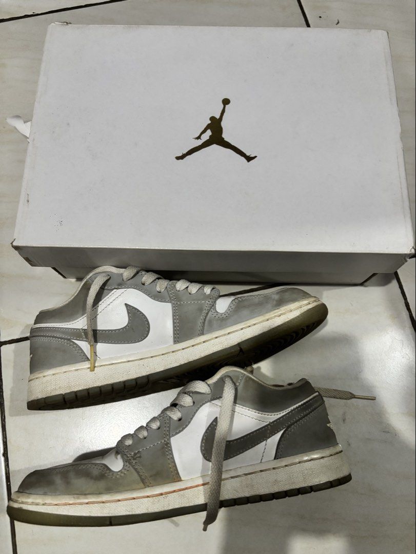 Low wolf grey air jordan (Kategori: Sepatu Wanita) berada di Jakarta Pusat. Dikirim oleh miyeli (ID iklan 1449854490, Gambar 2). Deskripsi: .