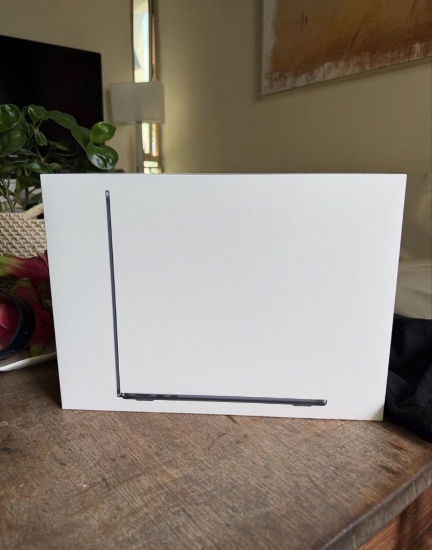 MacBook Air M2510329475218155522