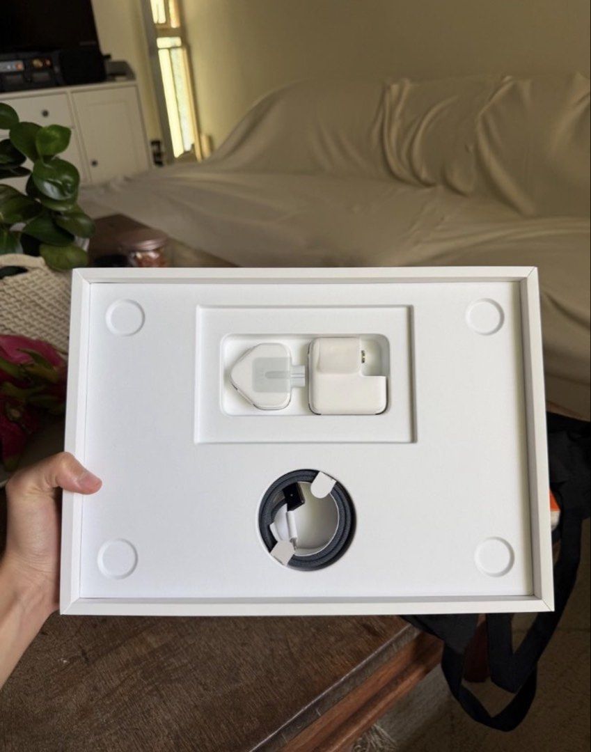 MacBook Air M2510329475218155523