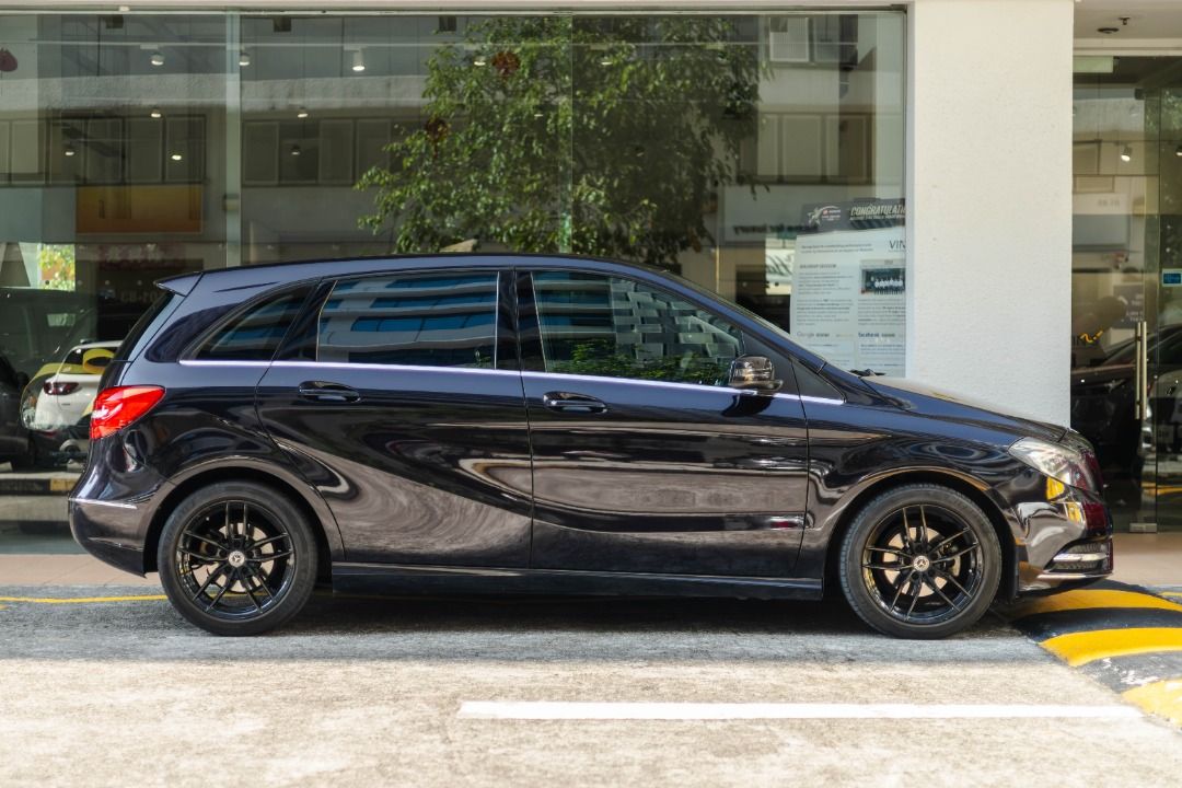 Mercedes-Benz B-Class B180 (COE till 04/2029) Auto (Category: Used Cars) located in Singapore. Submitted by vinsautogroup (Listing ID 1449815299, Image 2). Description: Consignment Unit Vehicle Features: 1.4L turbocharged engine, 7G-DCT (a) 128 Bhp, 43l fuel tank, 455l boot capacity, keyless entry/go, front electric seats with memory. Accessories: 10.25" MBUX, CarPlay, Android Auto. Keyless entry, leather seat, ambient light. Dual electric and me