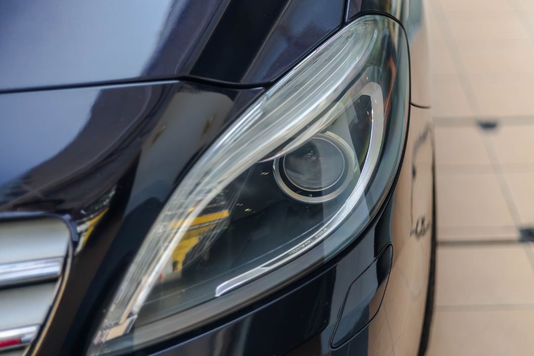 Mercedes-Benz B-Class B180 (COE till 04/2029) Auto (Category: Used Cars) located in Singapore. Submitted by vinsautogroup (Listing ID 1449815299, Image 3). Description: Consignment Unit Vehicle Features: 1.4L turbocharged engine, 7G-DCT (a) 128 Bhp, 43l fuel tank, 455l boot capacity, keyless entry/go, front electric seats with memory. Accessories: 10.25" MBUX, CarPlay, Android Auto. Keyless entry, leather seat, ambient light. Dual electric and me