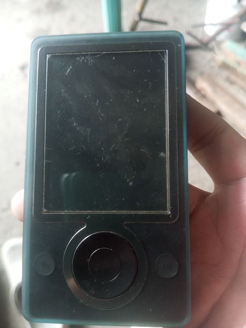 Microsoft Zune Mp3 Player (Category: Portable Music Players) located in Caloocan City. Submitted by noblelion_c192f8 (Listing ID 1449787028, Image 2). Description: No charger All working .