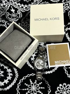 (Category: ) located in . Submitted by dijeywatchstore (Listing ID 1449844019, Image 1). Description: .