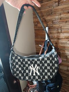 (Category: ) located in . Submitted by secondmusebags (Listing ID 1449824447, Image 1). Description: .