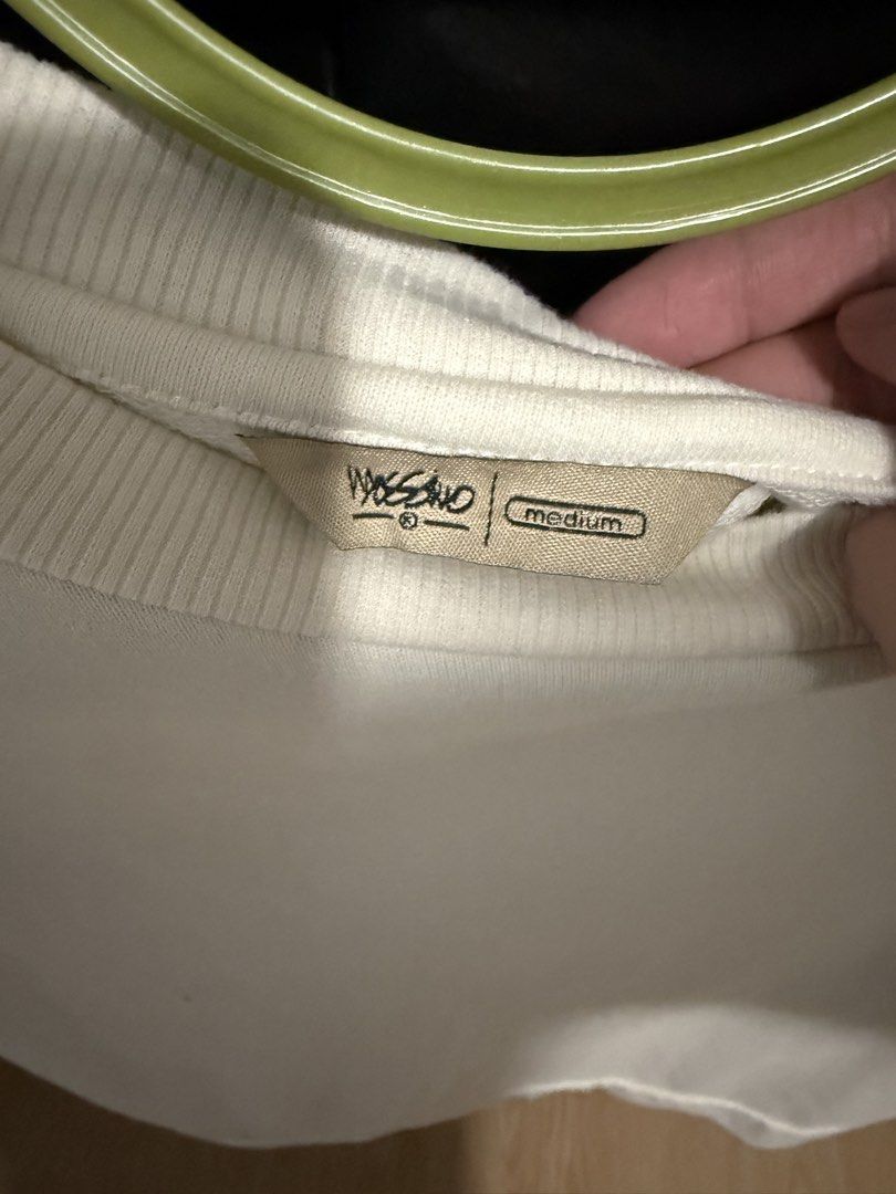 Mossimo Cream Cropped T-shirt Size Medium (Category: Shirts) located in Paranaque City. Submitted by jayvee7 (Listing ID 1449866687, Image 2). Description: - Cream colored cropped t-shirt - Brand: Mossimo - Size: Medium - Style: Short sleeves, relaxed fit - Perfect for casual wear RFS: Declutterring .
