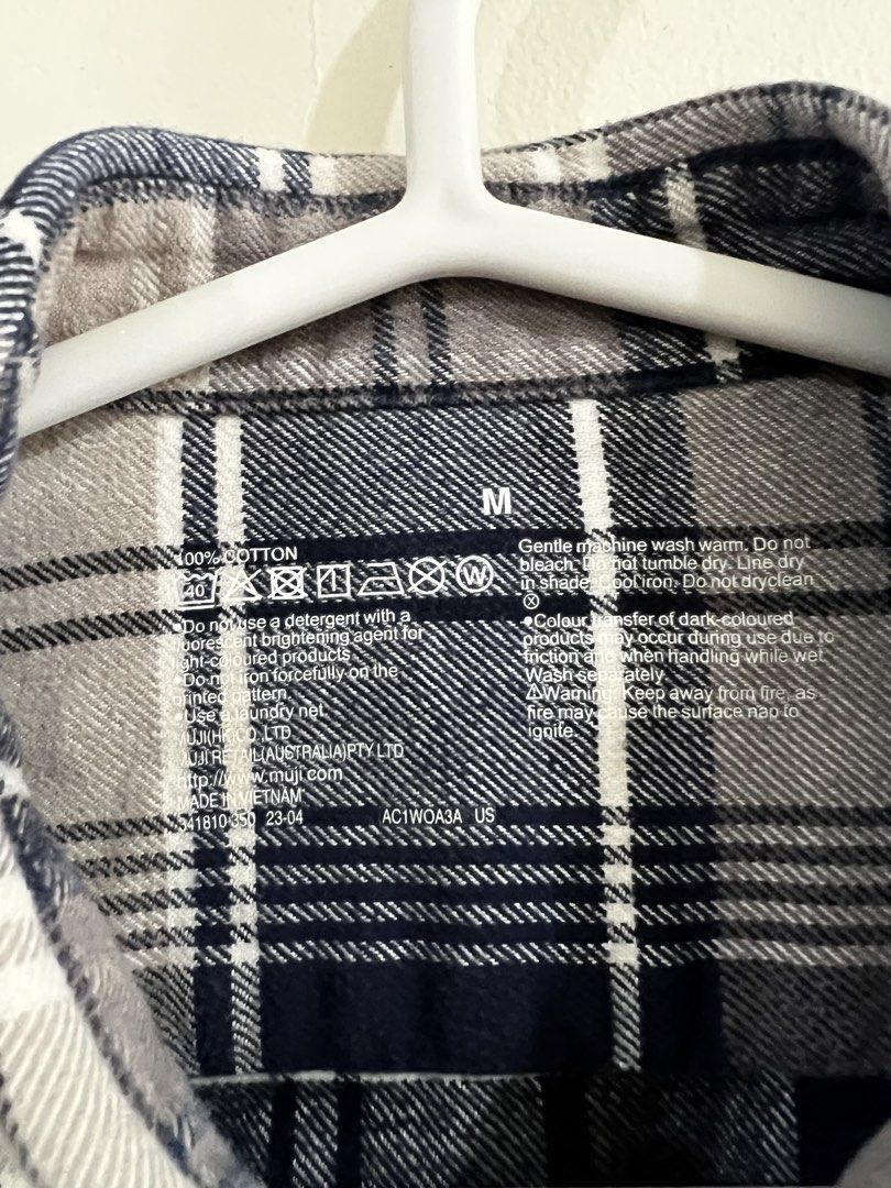 MUJI PATTERNED LONG SLEEVE POLO - BLUE AND BROWN - MEN MEDIUM (Category: Coats, Jackets and Outerwear) located in Taguig. Submitted by jestone_preloveditems (Listing ID 1449836583, Image 3). Description: MUJI PATTERNED LONG SLEEVE POLO - BLUE AND BROWN - MEN MEDIUM Can look very well as business casual wear or causal wear, depending on styling preference. 💰Price: ₱490 🏦 Mode of payment: GCash/Maya/Bank Transfer 🚚 Shipping: J&T if outsite Metro