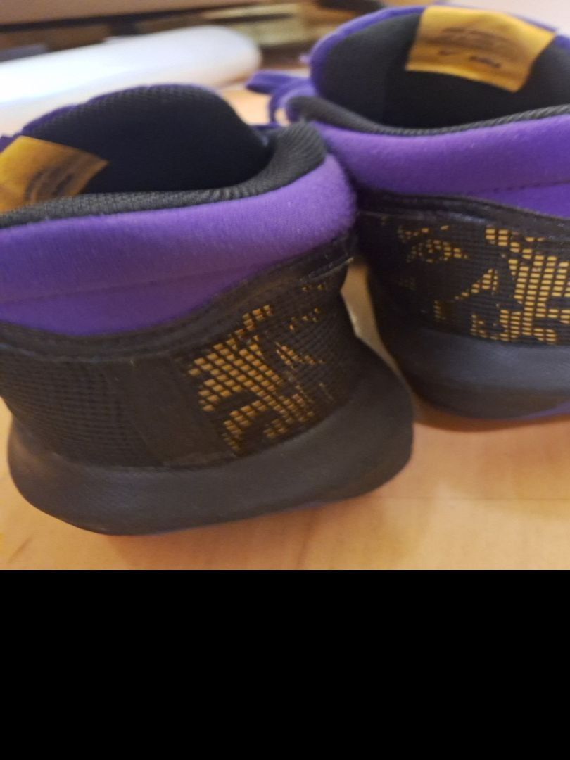 Nike （分類：波鞋）位於 Hong Kong。 由 rick2003 提交（商品編號 1449894607，圖片 3）。簡介： Lebanon witness 8 甚少著 冇盒。