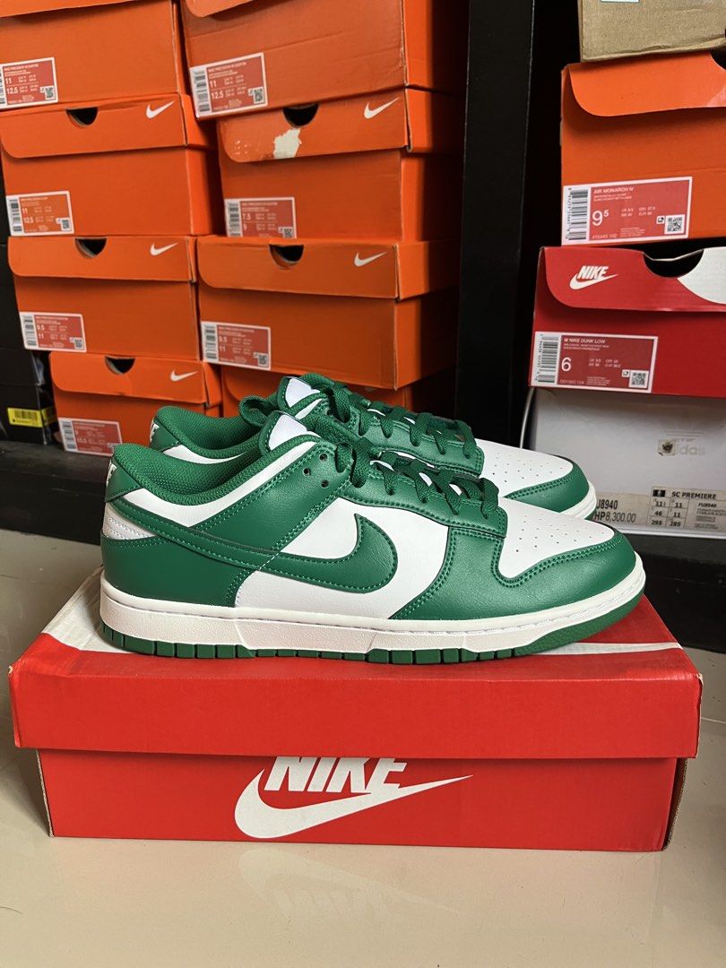 Nike Dunk Low Malchite (Category: Sneakers) located in Makati City. Submitted by threadsfordays (Listing ID 1449809475, Image 2). Description: Authentic Bnew Sz 11 ₱3300 Mandaluyong area.