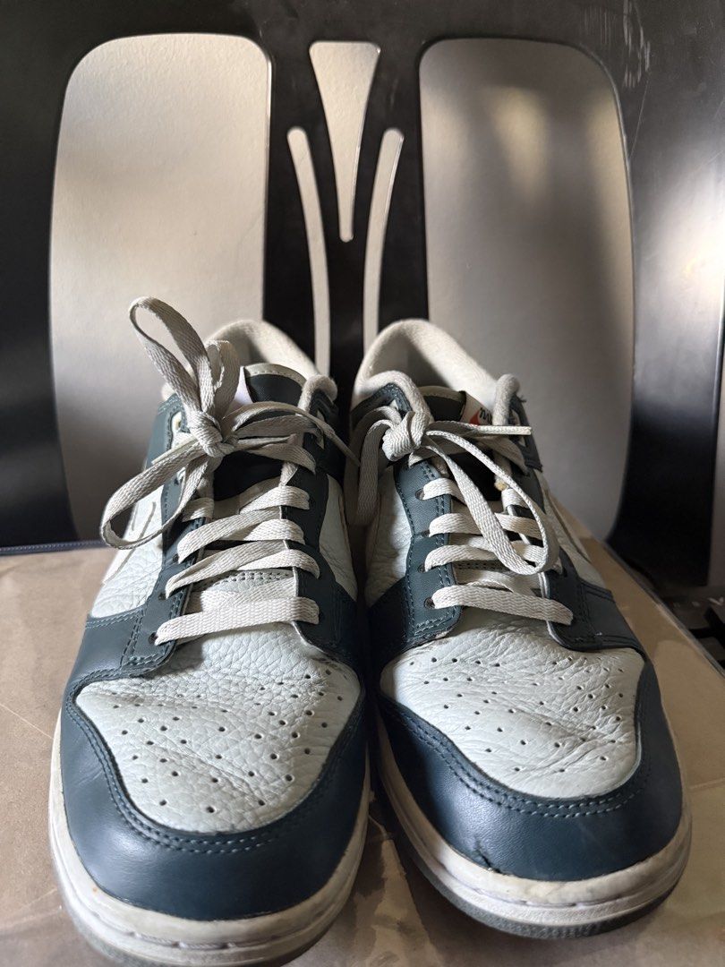 Nike Dunk Low Split - Deep Jungle (Category: Sneakers) located in Manila. Submitted by chvnsells (Listing ID 1449831934, Image 1). Description: Nike Dunks Low - Rfs: Decluttering -NO BOX - but can provide legit check & evidence orig if u want to - Negotiable - Manila Area.