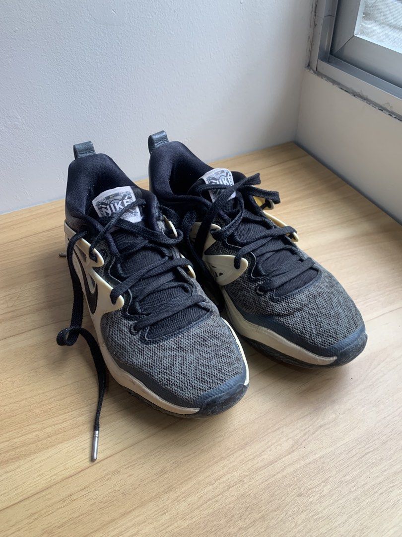 Nike KD15 Basketball Shoes (Category: Sneakers) located in Marikina City. Submitted by lnmrvllr (Listing ID 1449810916, Image 2). Description: - Nike KD15 Basketball Shoes - Colorway: Black, Smoke Grey, Beach - Size: 8 US Men's, 9.5 Women’s - Includes: Original box - Buy at your own risk, haven’t been used for 2+ years - Feel free to ask any questions! RFS: need funds MOP: Gcash, Maya, or GoTyme MOD: Lalamove or J&T Location: Katipunan, QC Can gi