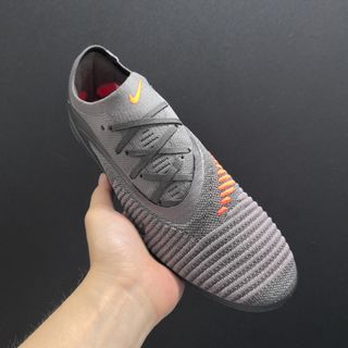(Category: ) located in . Submitted by footyboots.sg (Listing ID 1449929215, Image 1). Description: .