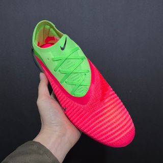 (Category: ) located in . Submitted by footyboots.sg (Listing ID 1449936267, Image 1). Description: .