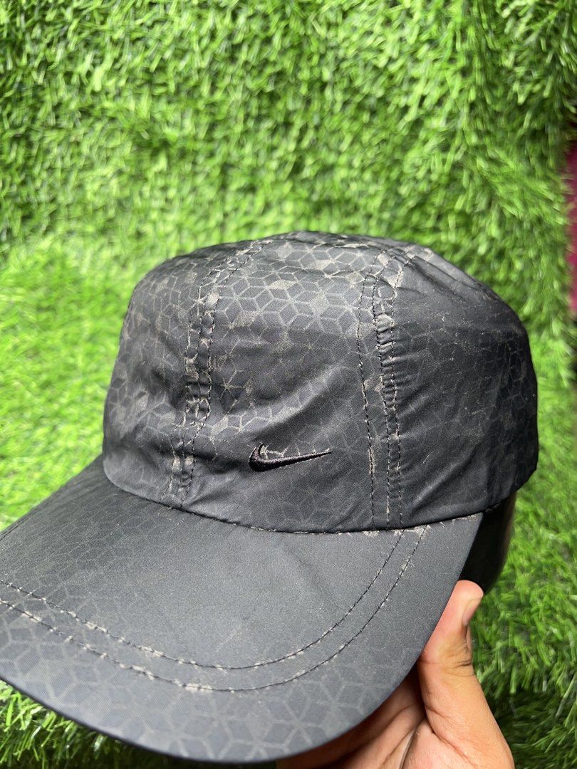 Nike Running Cap (Category: Caps & Hats) located in Ragay. Submitted by sergesalgado (Listing ID 1449760858, Image 2). Description: Nike Cap Size: One Size Fits All Issue: As new sana kaso nag fade na yung reflectorize gawa ng stock sa bale Reminder -This hat has not been washed yet. Please wash it before wearing. Thank you!.