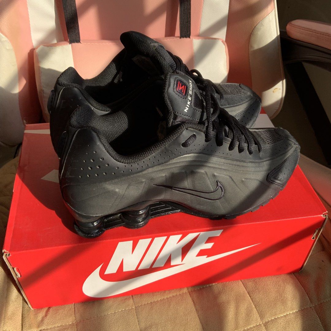 Nike Shox R4 Black Sneakers (Category: Sneakers) located in San Pedro. Submitted by tinybubbless (Listing ID 1449828041, Image 3). Description: - Black Nike Shox R4 - with box - bought at JD Sports (January 2026) - Negotiable - 6y, UK 5.5, 24 CM, EUR 38.5.