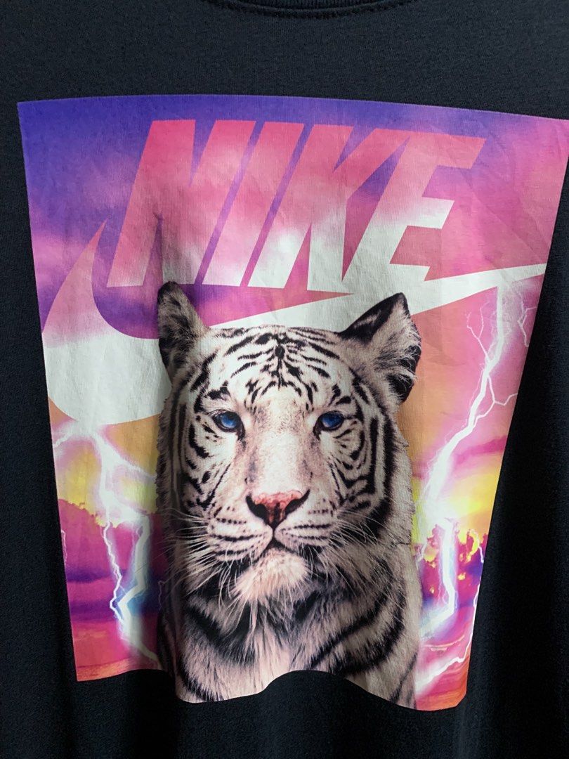 Nike Tee (Category: Tshirts & Polo Shirts ) located in Davao. Submitted by triftnitroy (Listing ID 1449810403, Image 2). Description: Nike🔥 Dimes: 21.5 x 28.5 XL on tag Color rate: 9.5/10 Condition: Excellent .