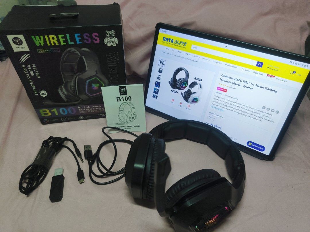 Onikuma B100 Tri-Mode RGB Wireless Gaming Headset (Category: Headphones & Headsets) located in Manila. Submitted by mei.ryoux (Listing ID 1449782589, Image 3). Description: Selling my Onikuma B100, since I replaced it with Razer. Used this less than 10 times, so almost as good as new. But it was left inside the box for months so the earmuff has a bit of an issue (see last pic). Aside from that, it's all good. You can try/test it out upon meet-up.