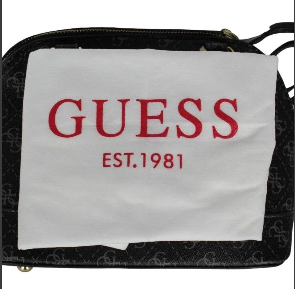 ORI GUESS Disc 60% Tas Wanita Slingbag Handbag (Kategori: Tas & Dompet) berada di Jakarta Barat. Dikirim oleh tikakitty8 (ID iklan 1449860944, Gambar 3). Deskripsi: ORI & NEW.