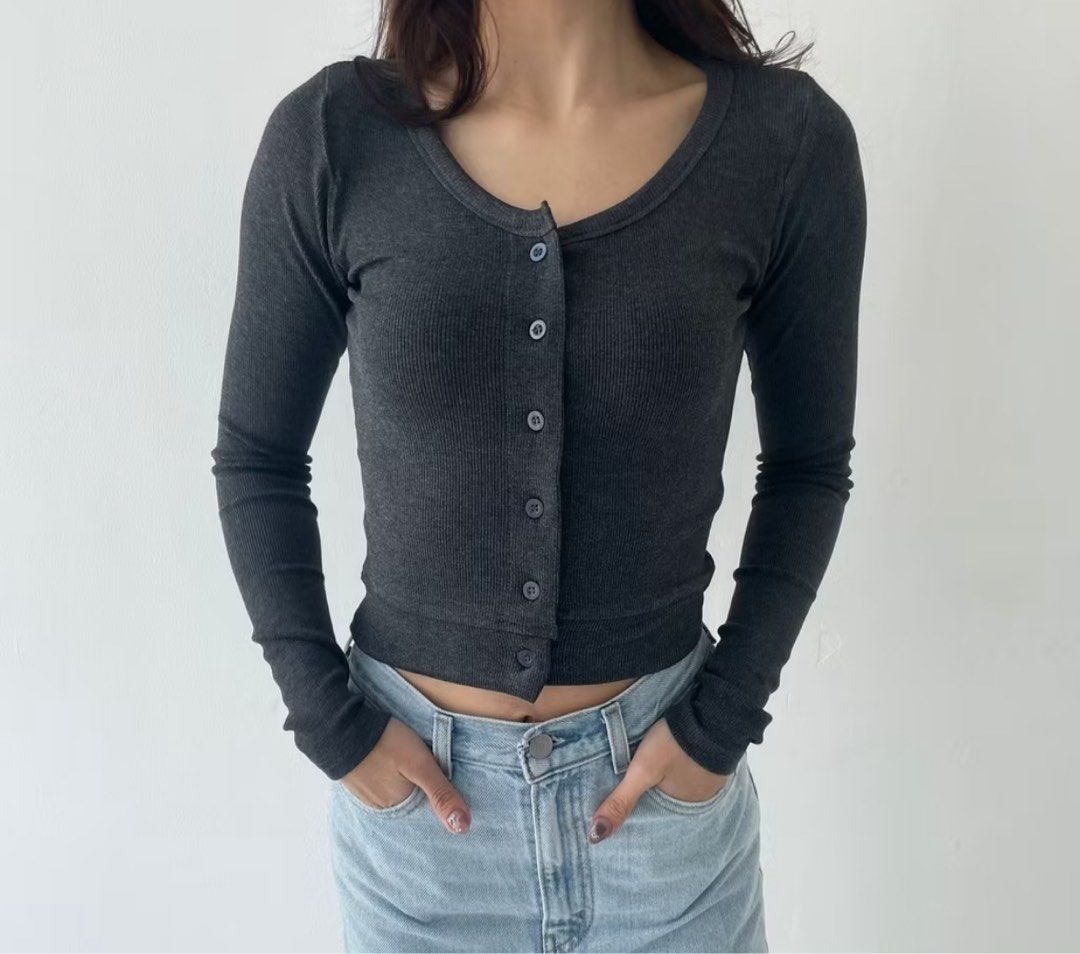 Orlo Fit Cardigan (Kategori: Atasan) berada di Jakarta Pusat. Dikirim oleh loveemine (ID iklan 1449892026, Gambar 3). Deskripsi: .
