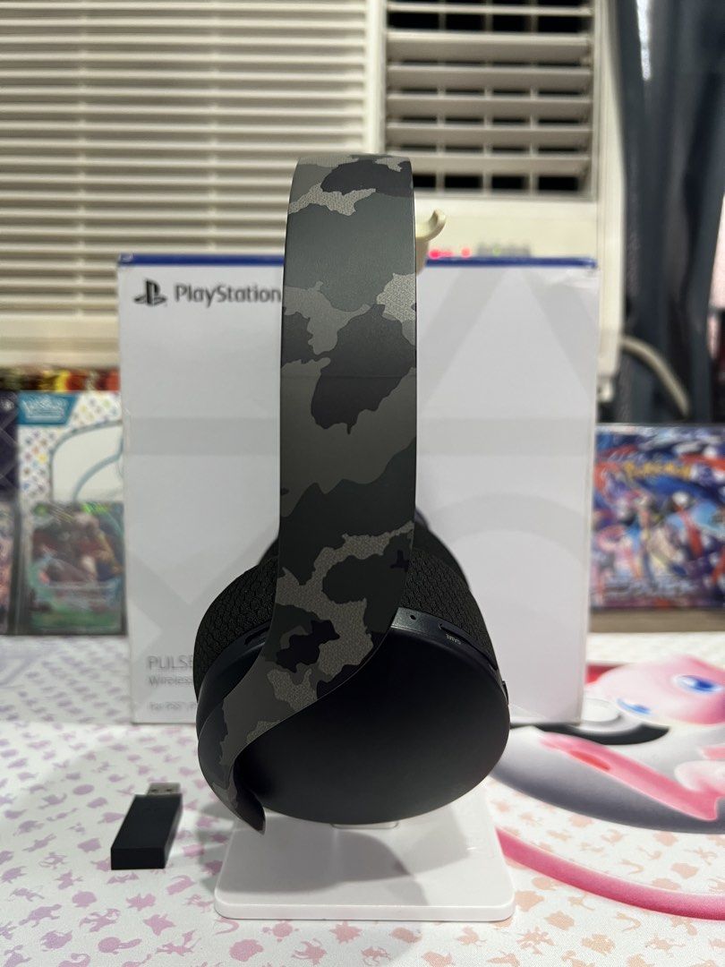PlayStation Pulse 3D Wireless Camo Headset (Category: Headphones & Headsets) located in Manila. Submitted by wynsantacruz (Listing ID 1449817746, Image 2). Description: For sale Sony Pulse 3d headset limited edition Camo Frequently used lang Good condition pa wala masyaso scratches. Replaced new earpads na to mesh. Battery life 80-90% pa Rfs have 2 more extra headphones 3,495.00 nego pa slight Complete w/ box pa except usb cable Box not mint have