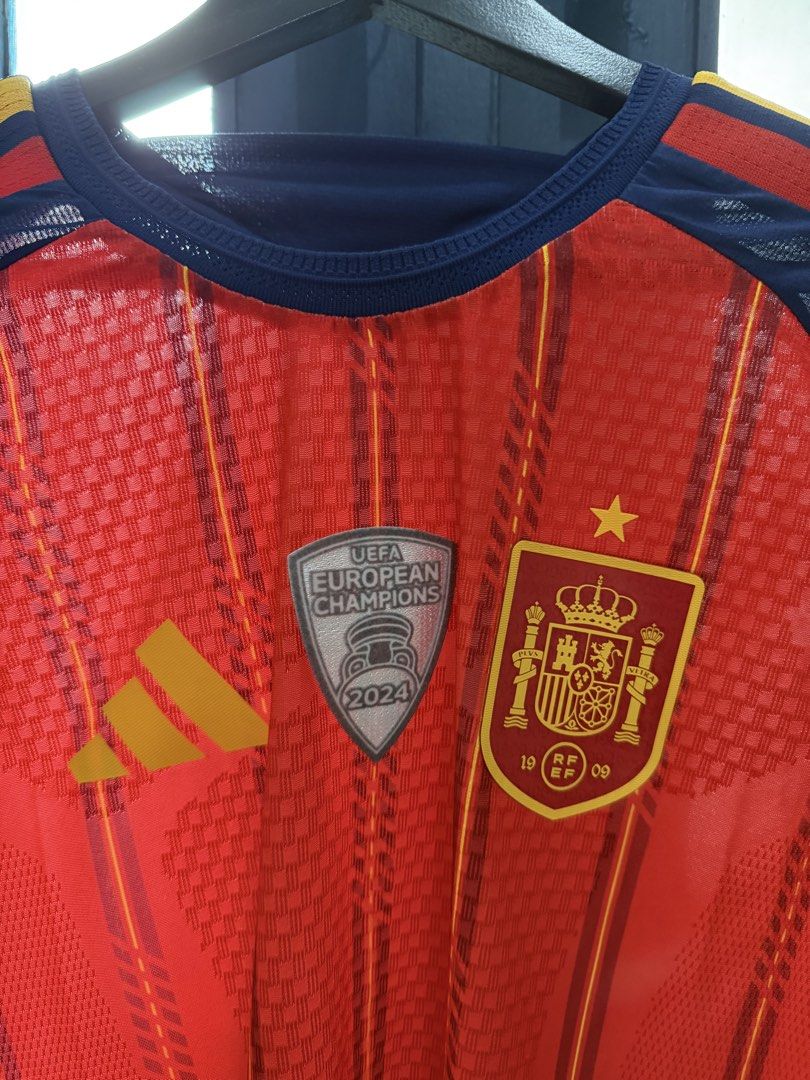 (Preloved) Jersey Spain Home 2026 Player Issue (Kategori: Atasan) berada di Tangerang. Dikirim oleh hansapparel (ID iklan 1449865733, Gambar 2). Deskripsi: Player issue Size S Pxl : 70 cm x 46 cm Patch euro dan nations league.