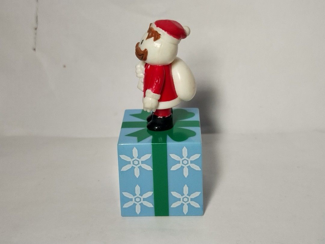 Pringles Collectible Magnetic Figure - Mr. P Santa Ver. (Category: Toys & Games) located in Kuala Lumpur. Submitted by awangeraklaju (Listing ID 1449878534, Image 2). Description: - Adorable Pringles Magnetic Santa Claus figure - Stands on a light blue gift box - Gift box features a green ribbon and white snowflake pattern - Pringles Santa is carrying a white sack - Adds a fun touch to your Christmas setup or collection Original from Pringles. Us