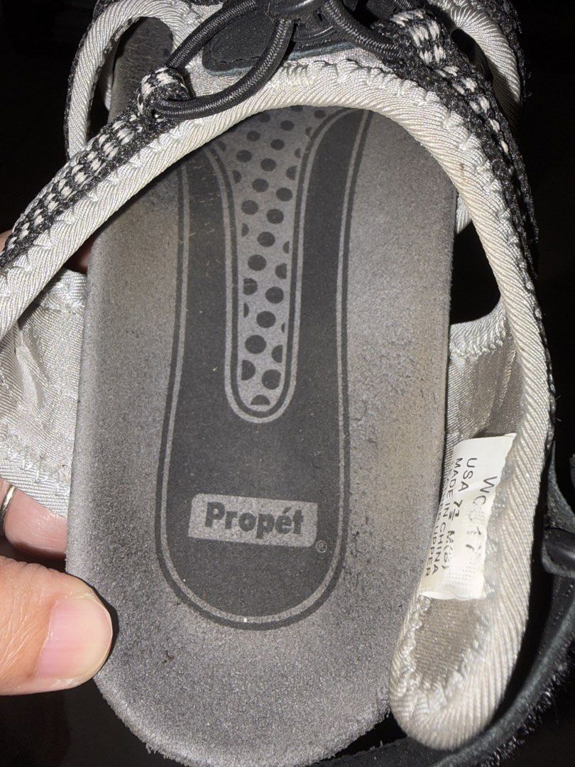 Propet Water Sandals Size 7.5 Womens (Category: Slippers & Slides) located in Las Pinas. Submitted by ces0427 (Listing ID 1449950760, Image 2). Description: - Propet Men's Sandals - Size: 7.5 M (US) - Color: Black and Grey - Features: Bungee laces .