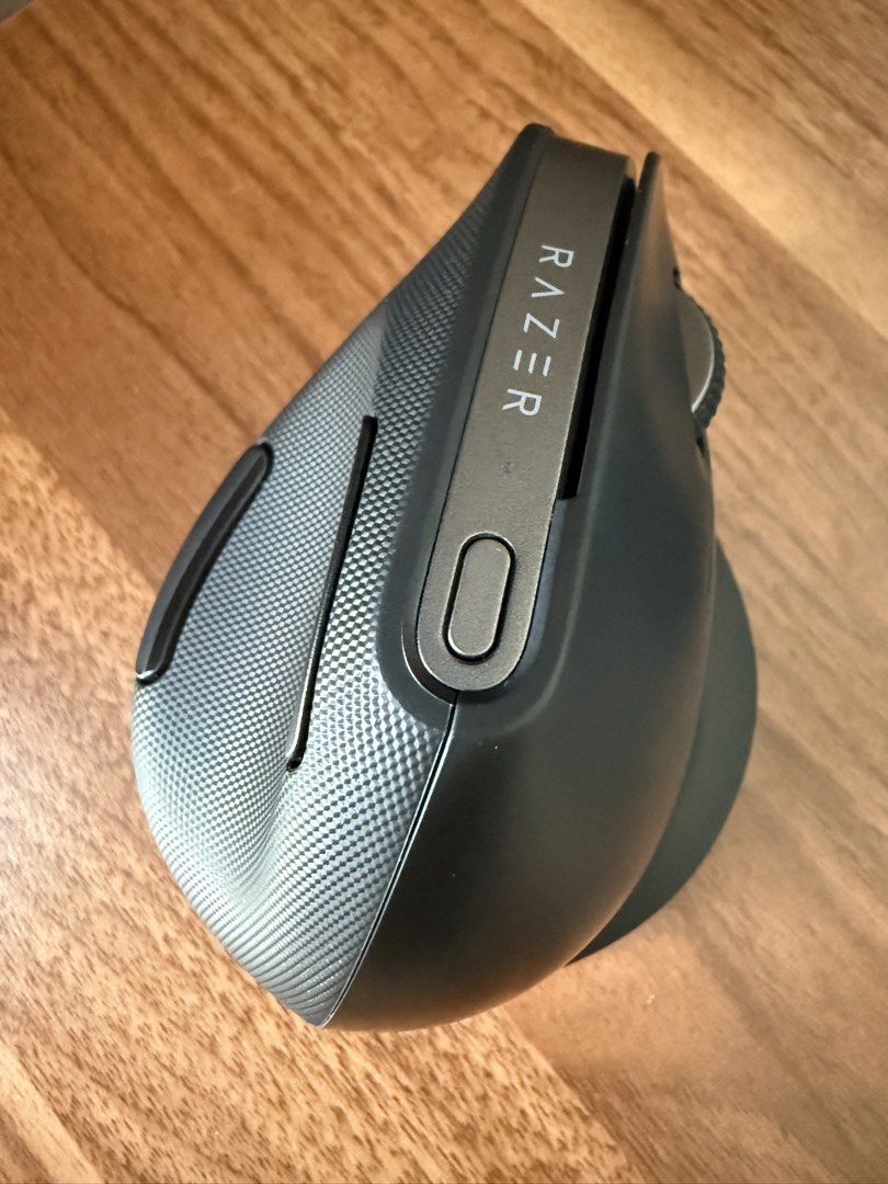 Razer Pro Click V2 Vertical Edition Wireless Mouse509851433352581123